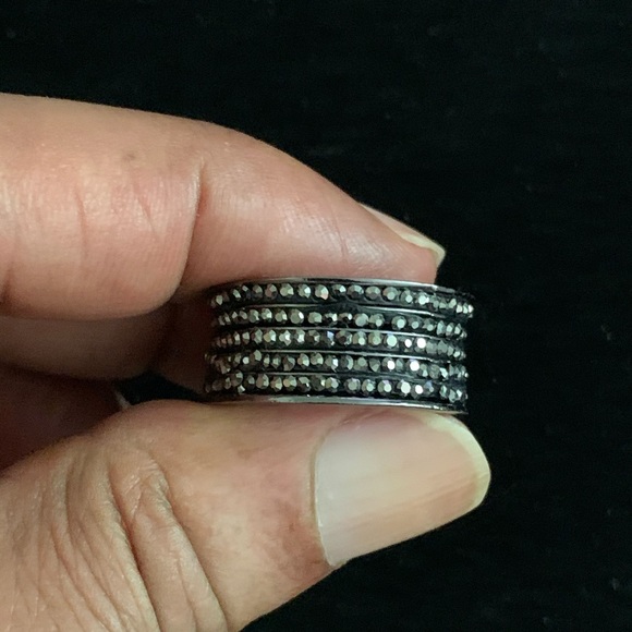 Ring - Picture 3 of 4